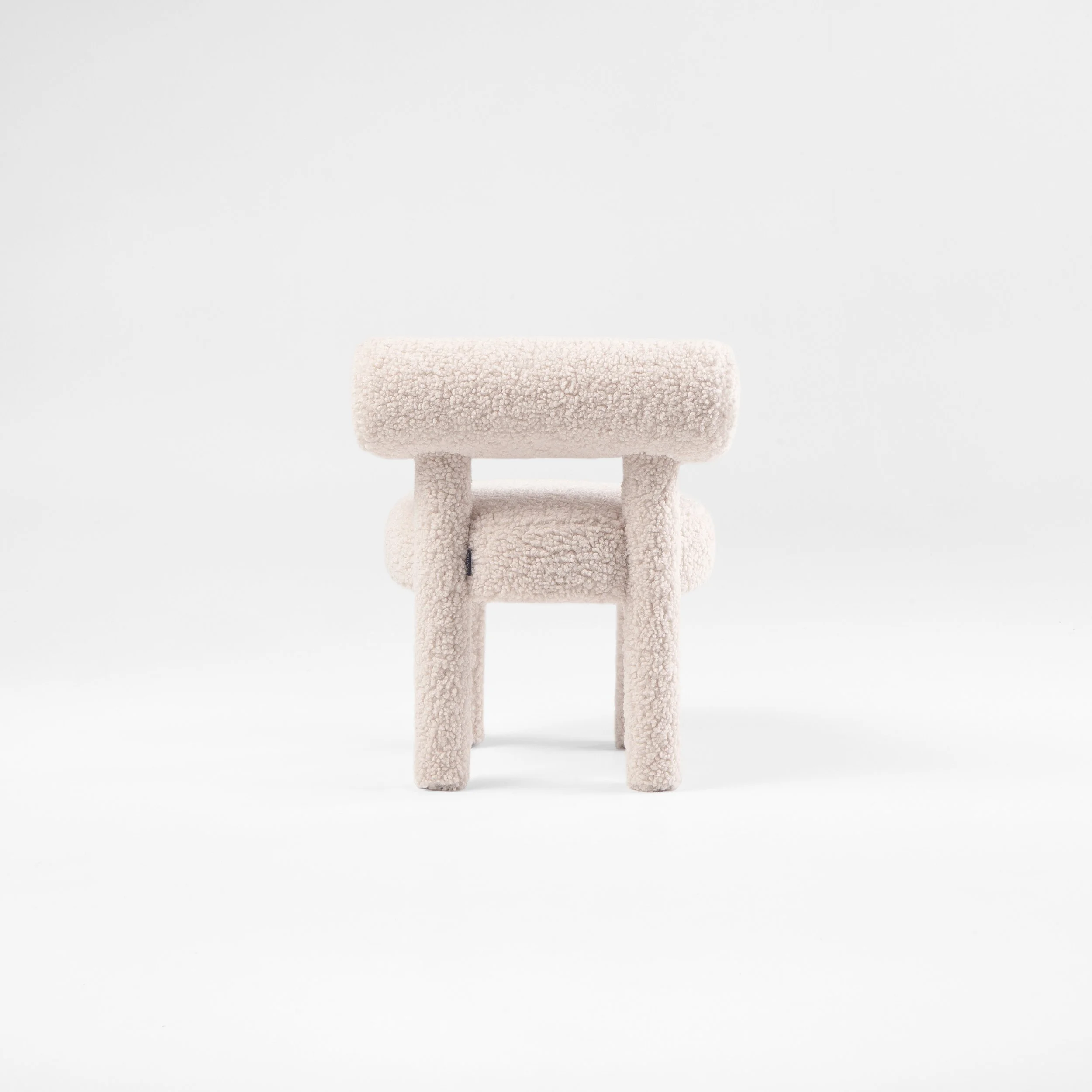Fluffy-Baby-Chair-Gropius-CS1_in-Medo-Faux-Sheepskin-(4).jpg
