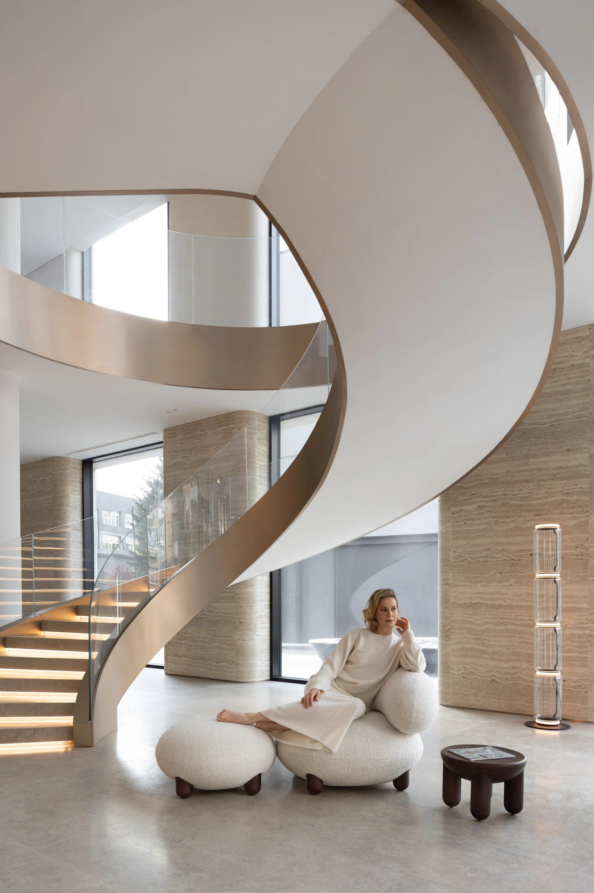 Fluffy lounge chair with ottoman Flock — noom