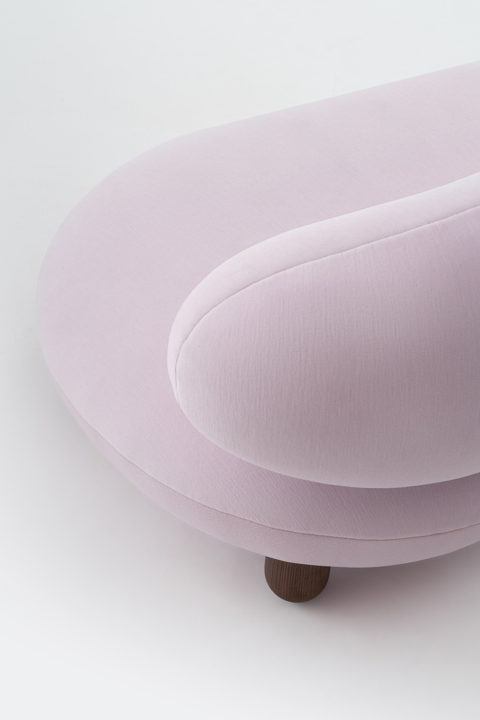 Flock-Sofa-in-Kvadrat-Gentle-2-0623-by-_NOOM-(8).jpg
