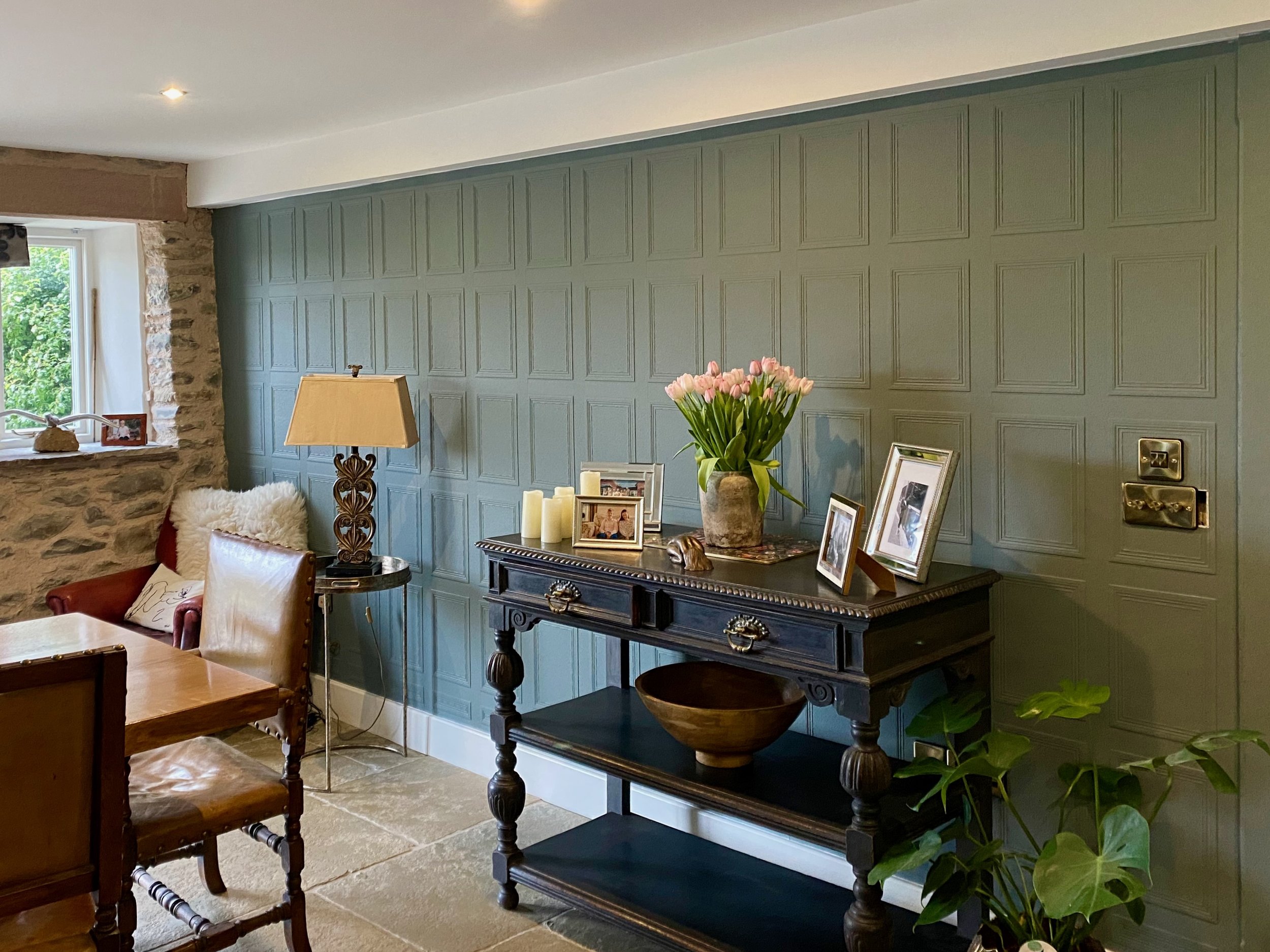 Lincrusta Georgian Panel adds character to a dining room