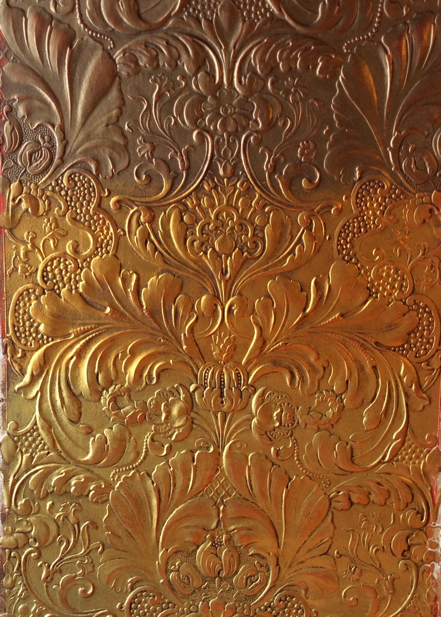 Gold metallic finish on Lincrusta