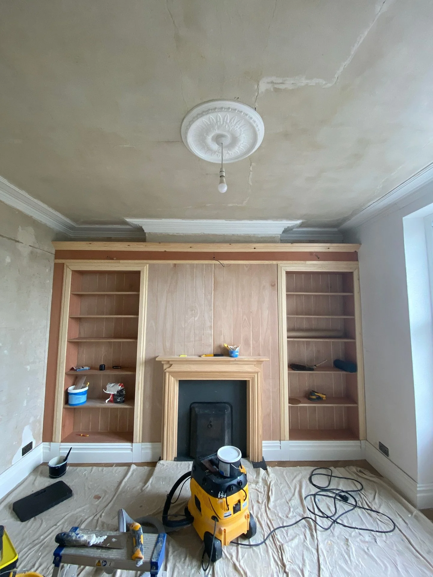 a transformation is taking place over the next few days.
👀 watch this space! 

#victorianhome #victorianrenovation #victorianstyle #professionaldecorating #grangeoversands #morecambebay #southlakes #southlakland #westmorland #lancashire #lancaster #