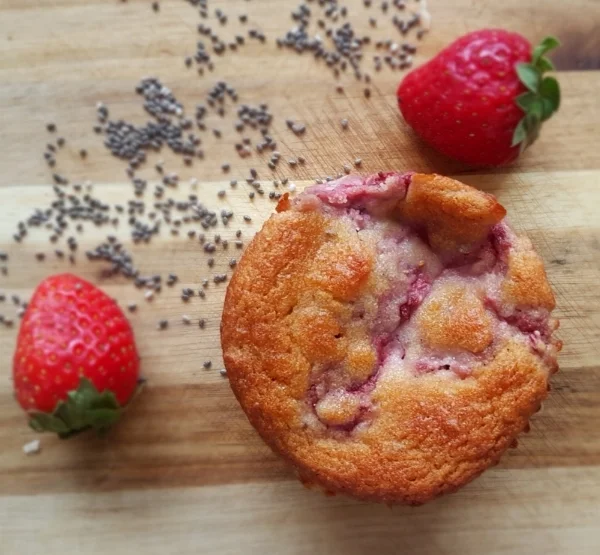 strawberry_chia_seed_muffin.jpg