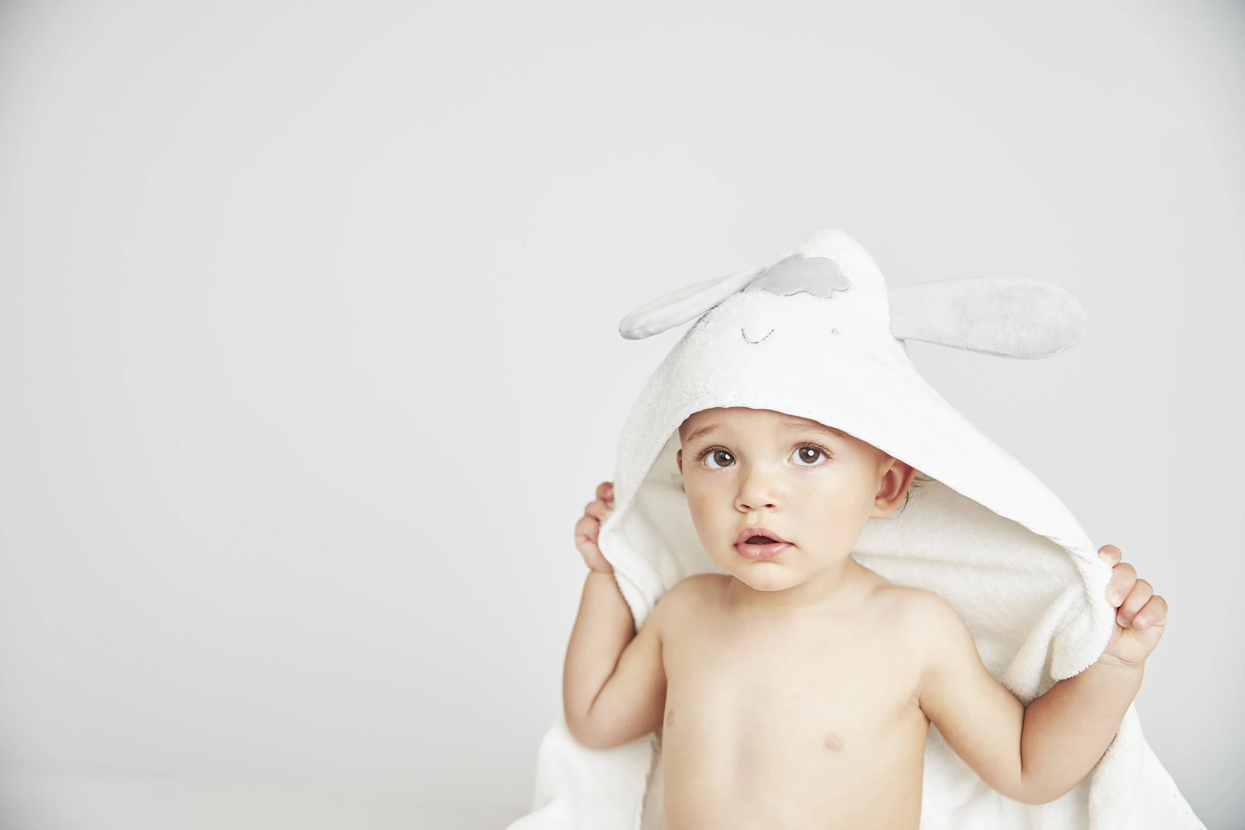 DBO_HOODED_TOWEL_02_156_F1 copy.jpg
