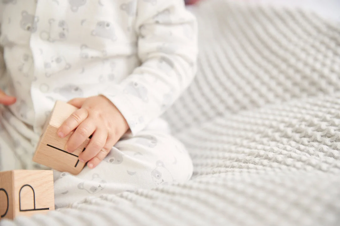 GBO_NEWBORN_LS_SLEEPSUIT_053.jpg