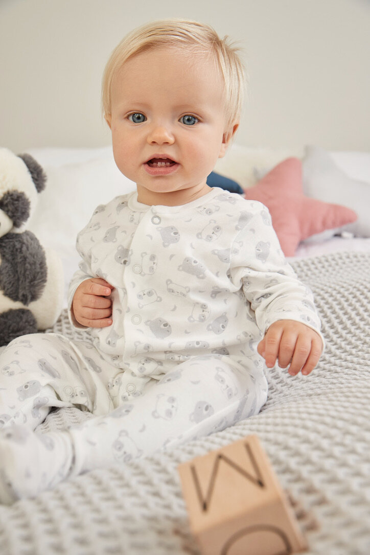 GBO_NEWBORN_LS_SLEEPSUIT_061.jpg