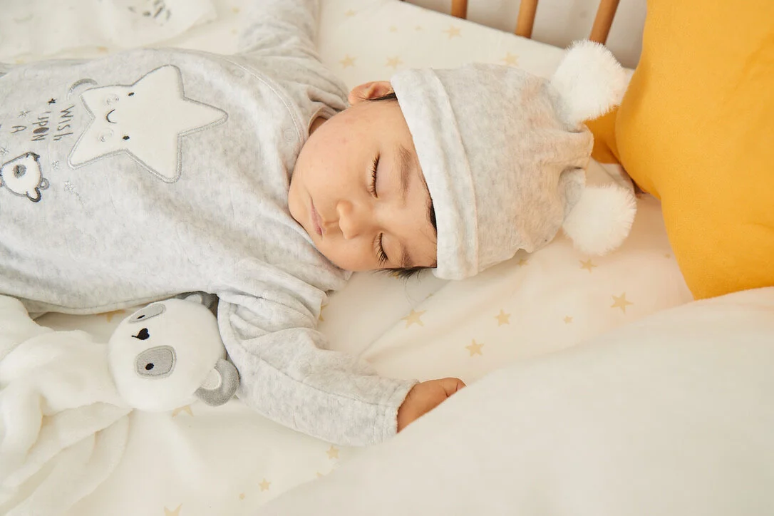 GBO_NEWBORN_NAV_SLEEPSUIT_03_1175.jpg