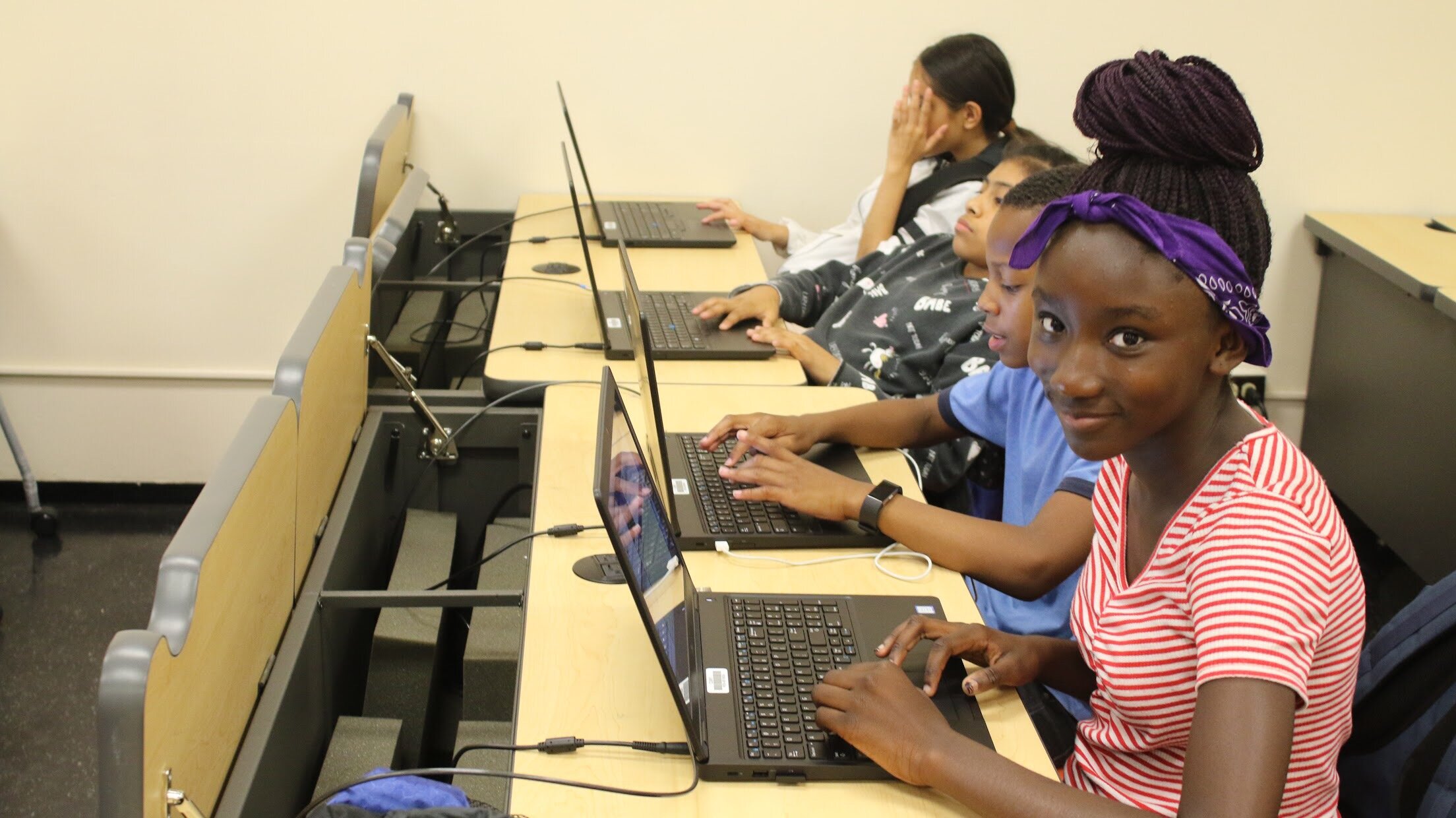 STEP students in computer science class