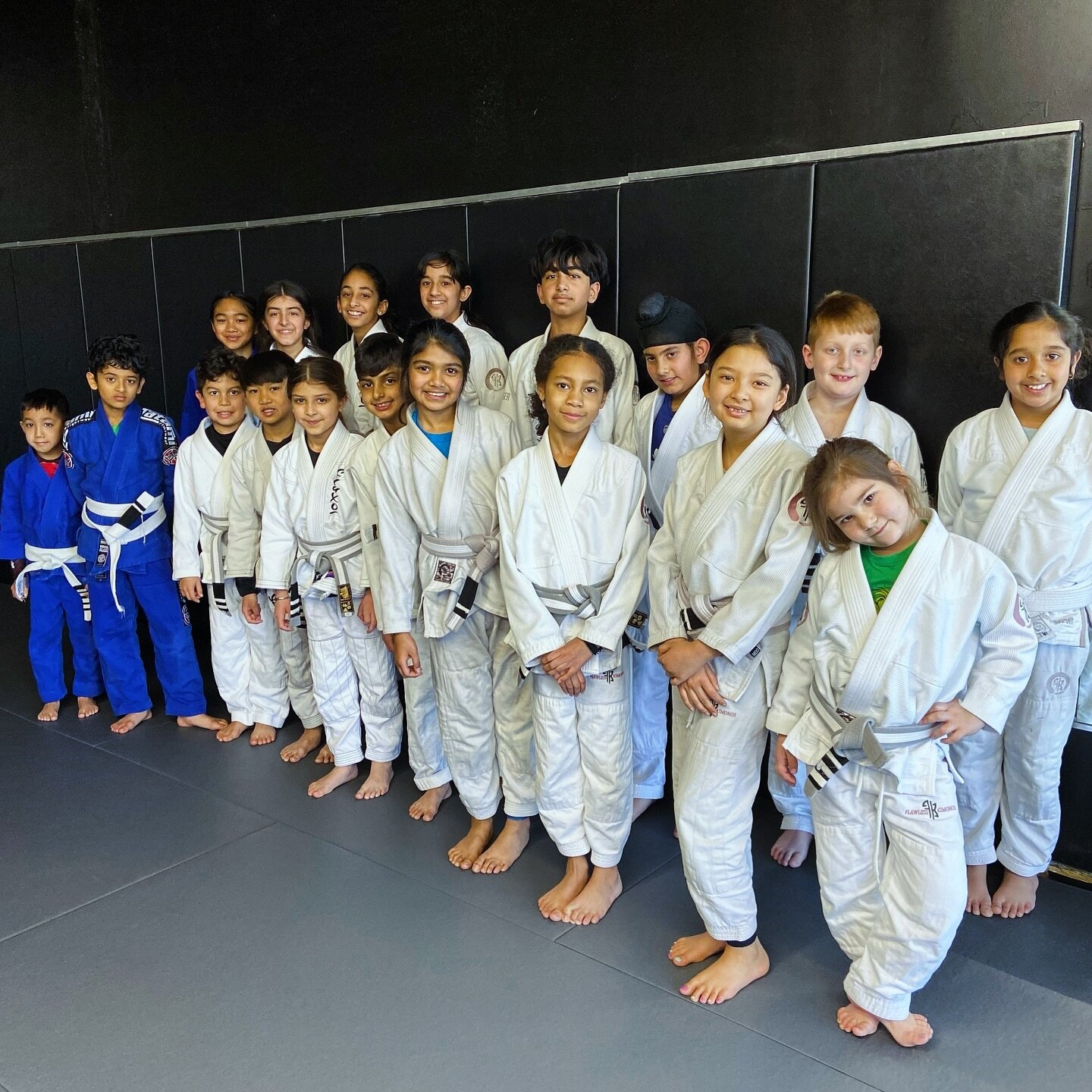 🥋Future champions in the making!

⚔️ These young warriors just wrapped up a challenging competition class. Hard work, resilience, and smiles all around!

Preparing for @lutandoseries in March 🦾👊🏽

 #BJJKids #FutureChamps #JiuJitsuJourney&rdquo;