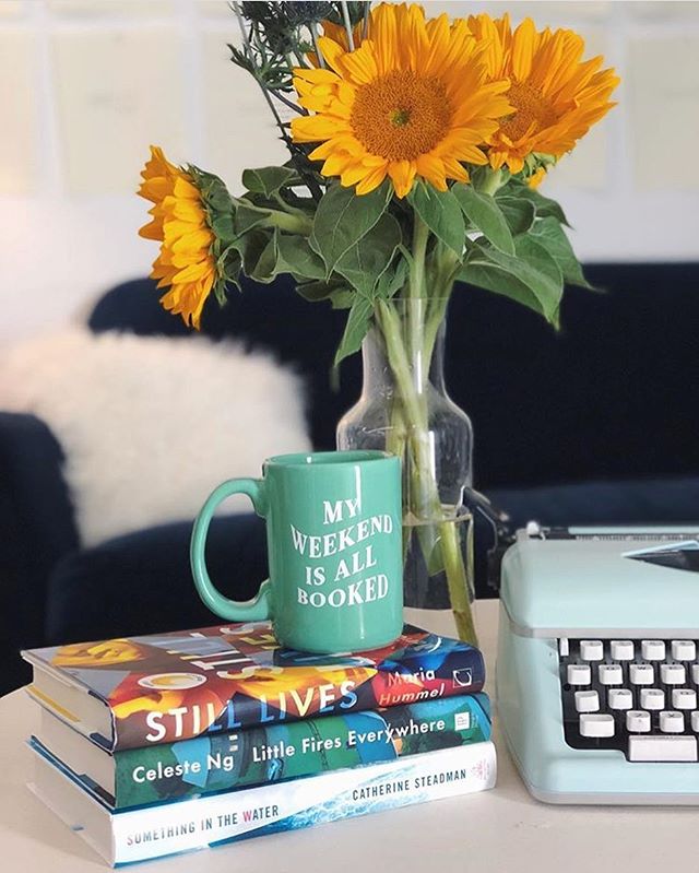 The weekend is all booked...🌻💗 .
.
.
#regram @reesesbookclubxhellosunshine #weekend #booked #book #bookstagram #read #readon #bookmark #sunflower #sunshine #bookclub #allbooked #freshair #welcome #weekendvibes #booknerd #whatareyoureading #goodread