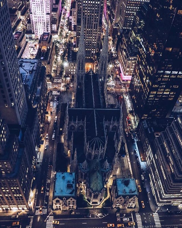Getting ready to announce some big news at VBPR ...Keep your eyes & ears peeled over the next few weeks! 🤩
.
.
#news #announcement #newyork #newyorkcity #ny #nyc #nycphotographer #nycphotography #exciting #new #lights #city #views #view #perspec