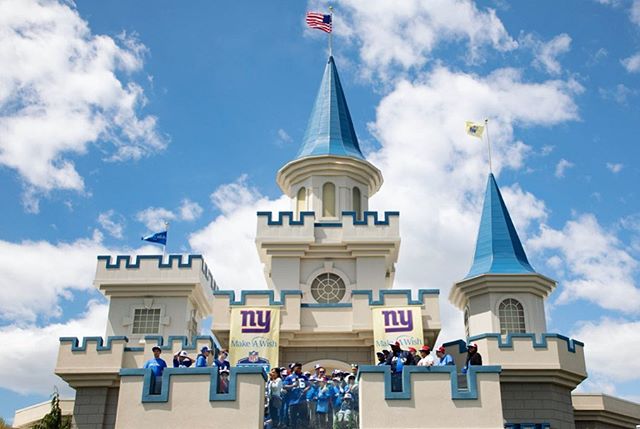 &ldquo;They picked us!&rdquo; Had the honor of photographing the NY Giants at the Samuel &amp; Josephine Plumeri Wishing Place, home of Make-A-Wish New Jersey, during their 3rd day draft selections! 🏈
.
.
.
Wish kids joined Running Back Saquon Barkl