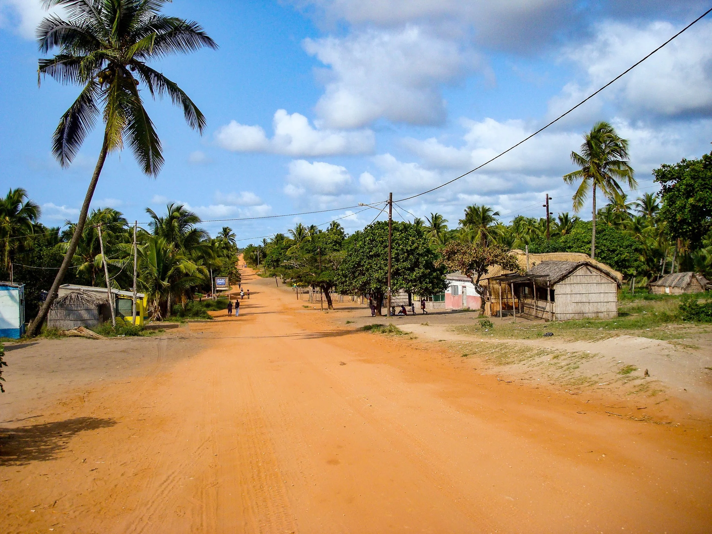 A Mozambican road. (Credit: Evenfh/Shutterstock.com)