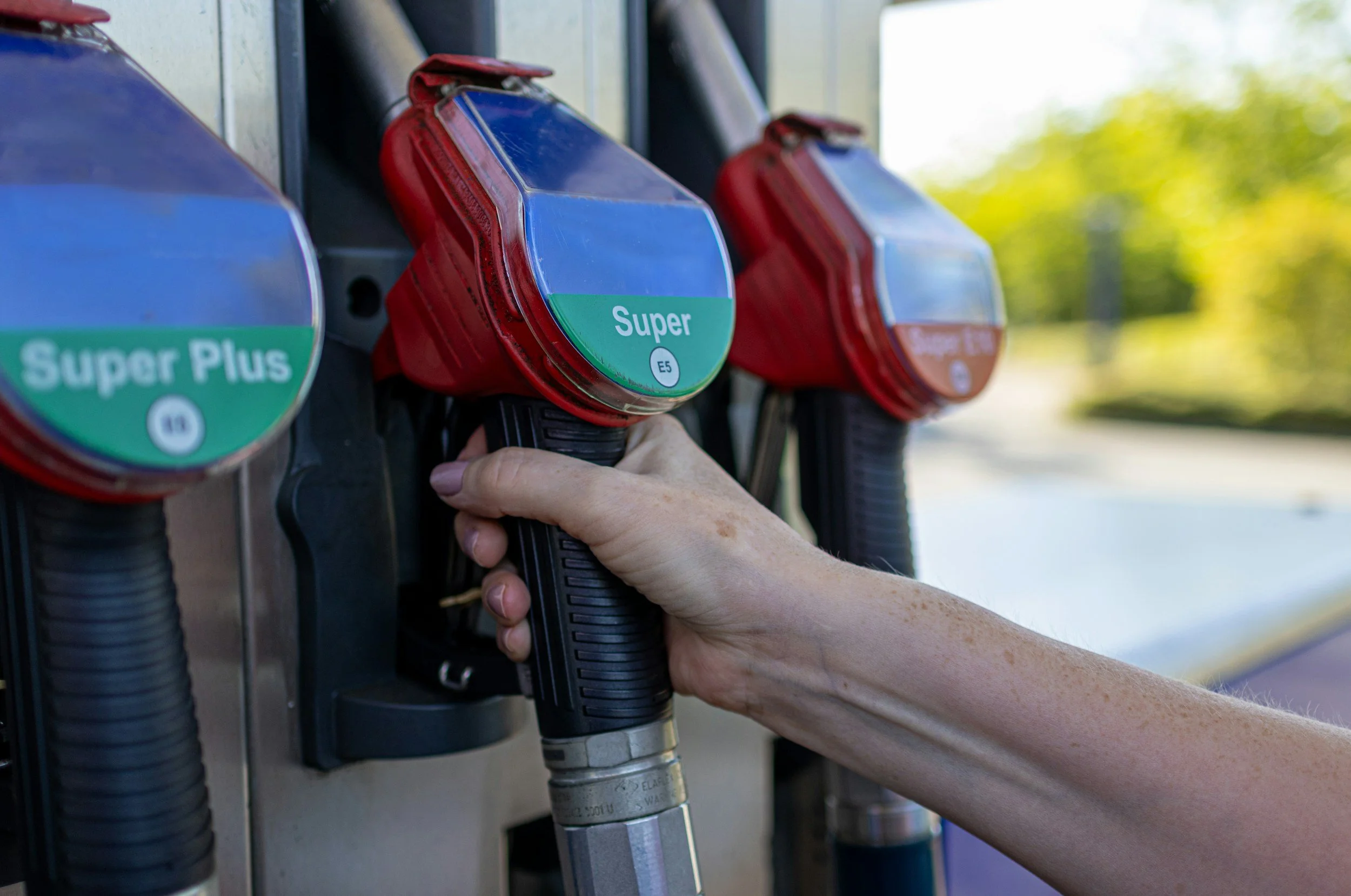 Refueling Is Not a Reward: What Research Says About Rest, Novelty, and a Brain That Runs Hot