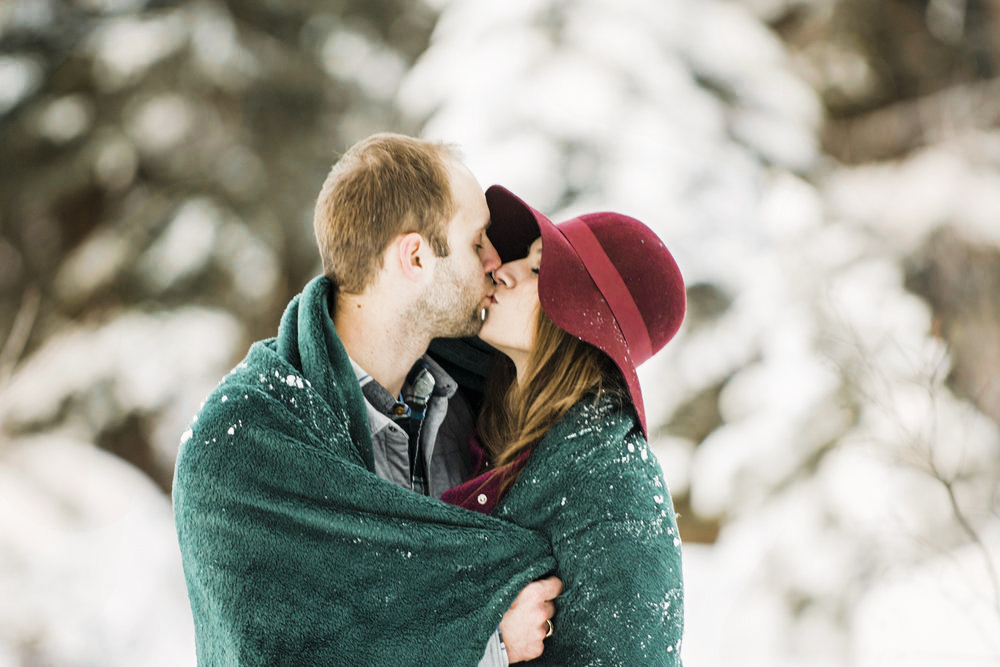 Breckenridge_CO_Engagement_Photography_Blanket.jpg