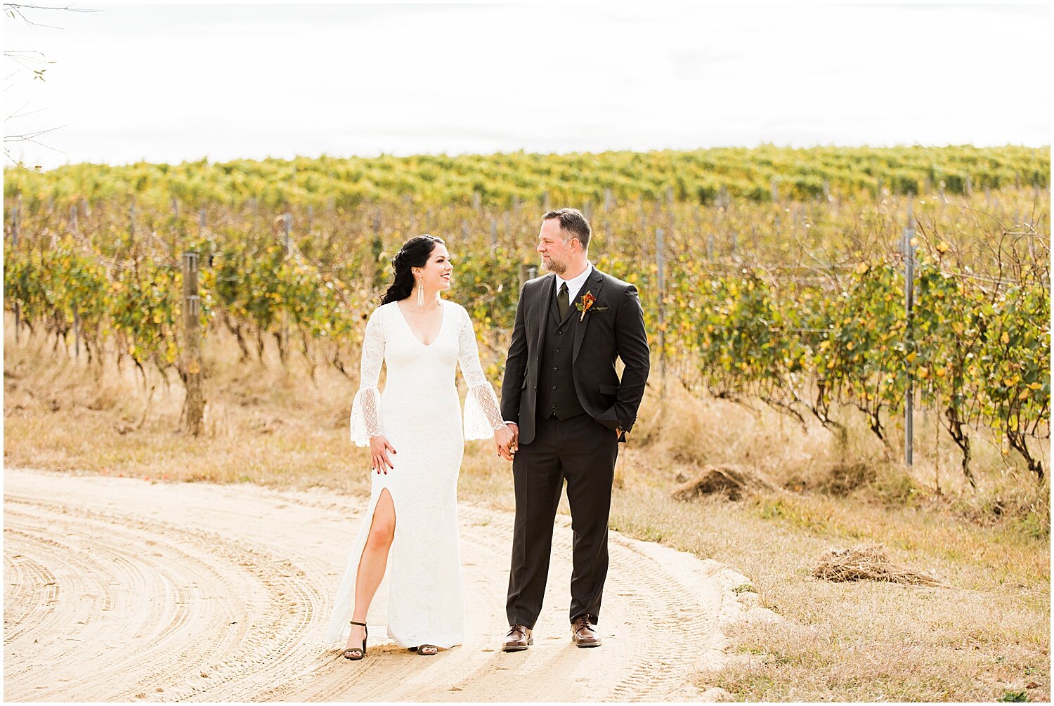 Vineyard-Wedding-in-Pennsylavnia-Photographer-Apollo-Fields-444.jpg