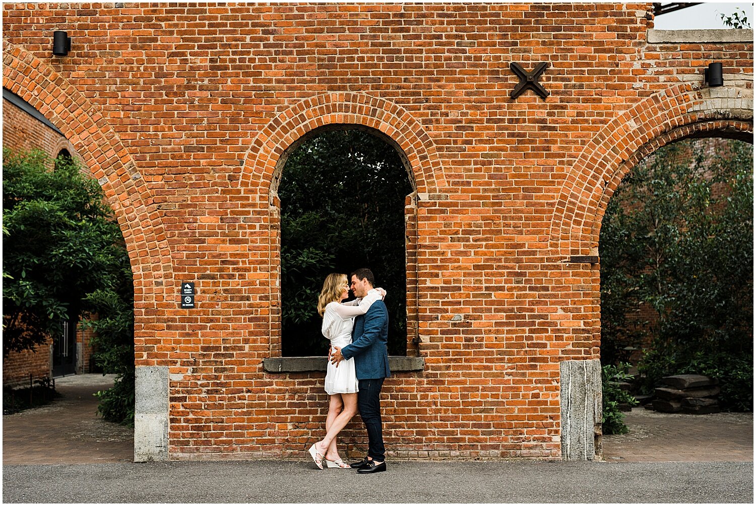 DUMBO-Brooklyn-Engagement-Photos-Brooklyn-Photography-Apollo-Fields-003.jpg