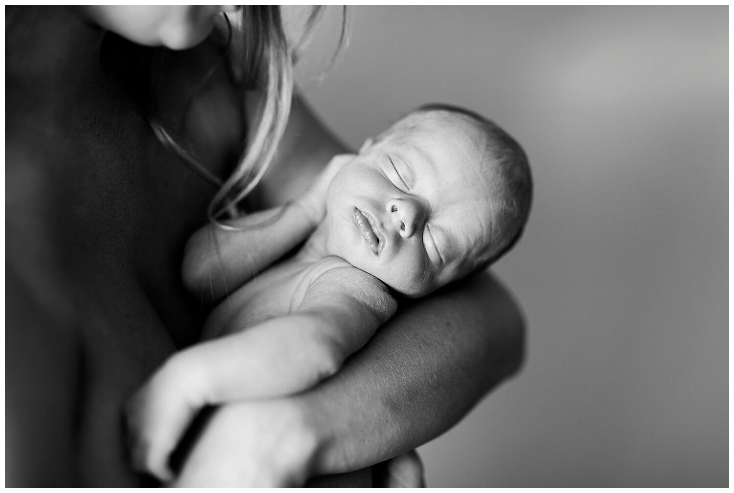 New-Jersey-Newborn-Photography-Lifestyle-In-Home-Session-Photographer-Apollo-Fields-10.jpg