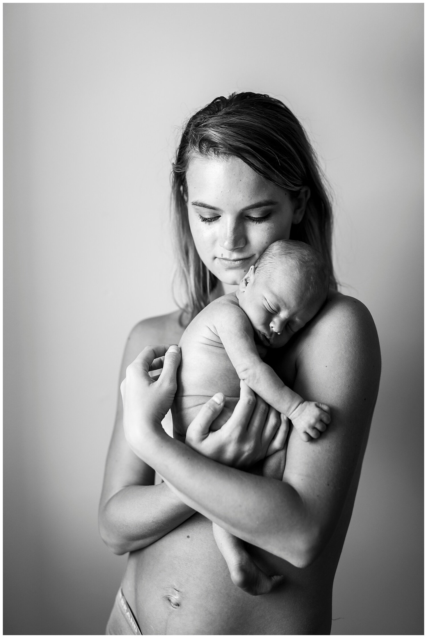 New-Jersey-Newborn-Photography-Lifestyle-In-Home-Session-Photographer-Apollo-Fields-12.jpg