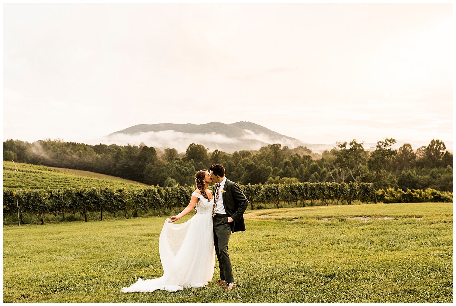 Round-Peak-Vineyards-Wedding-Photographer-Apollo-Fields-63.jpg