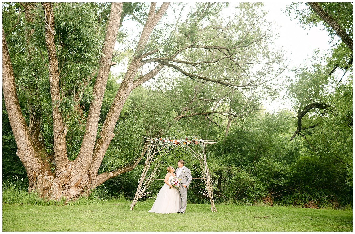 Owls-Hoot-Barn-Wedding-Photography-Coxsackie-NY-Apollo-Fields-81.jpg