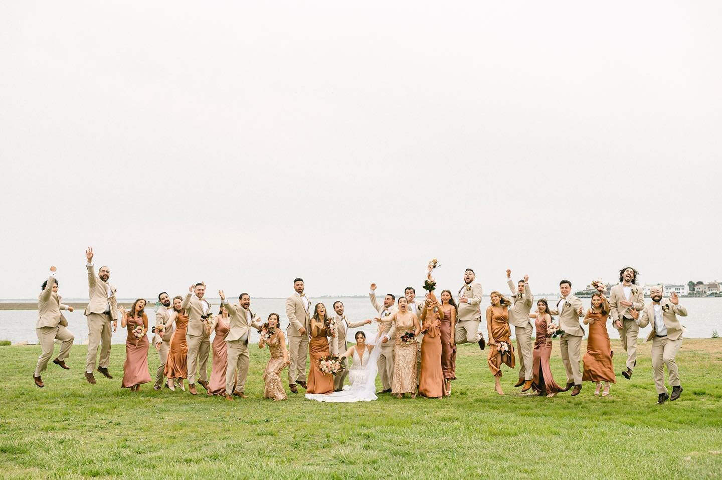 A quaint little wedding party, if you will 😆 

With over two dozen of their closest friends, Karolina and Frank take the cake on the wedding parties we&rsquo;ve had recently for sure.