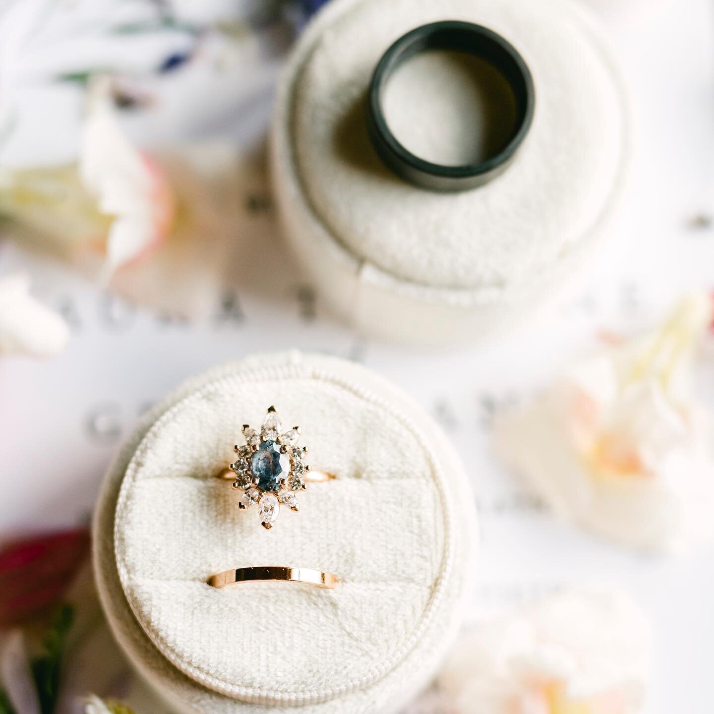 Tiny beautiful tokens of love 🤍

#weddingdetails #nyphotographer #nyweddingphotographer #flatlayphotography #weddingrings