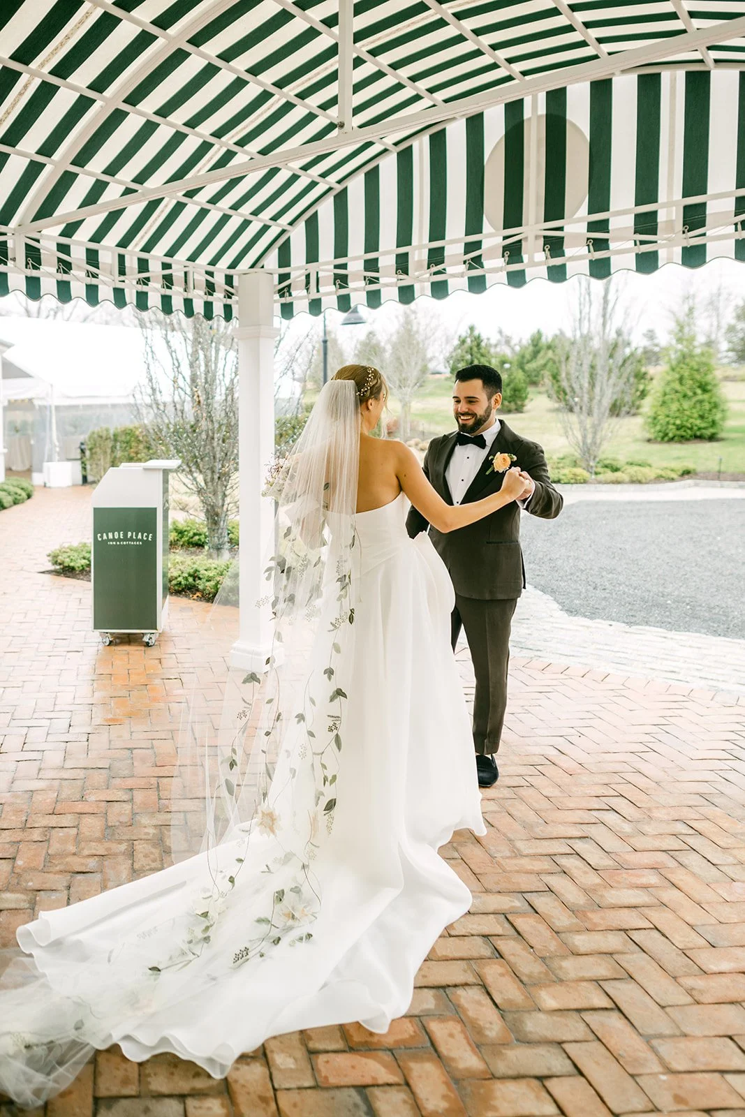 Canoe-Place-Inn-Wedding-Photography-044.jpg