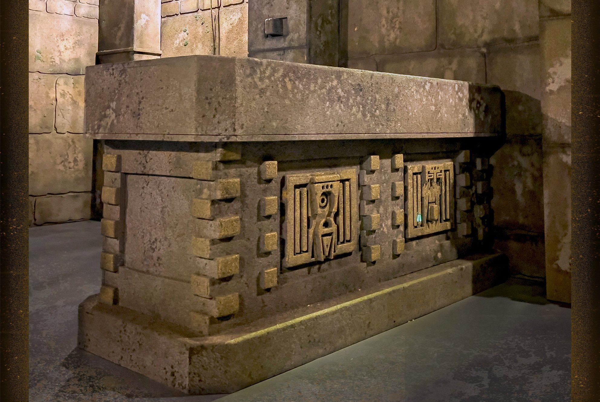 tomb_04.jpg