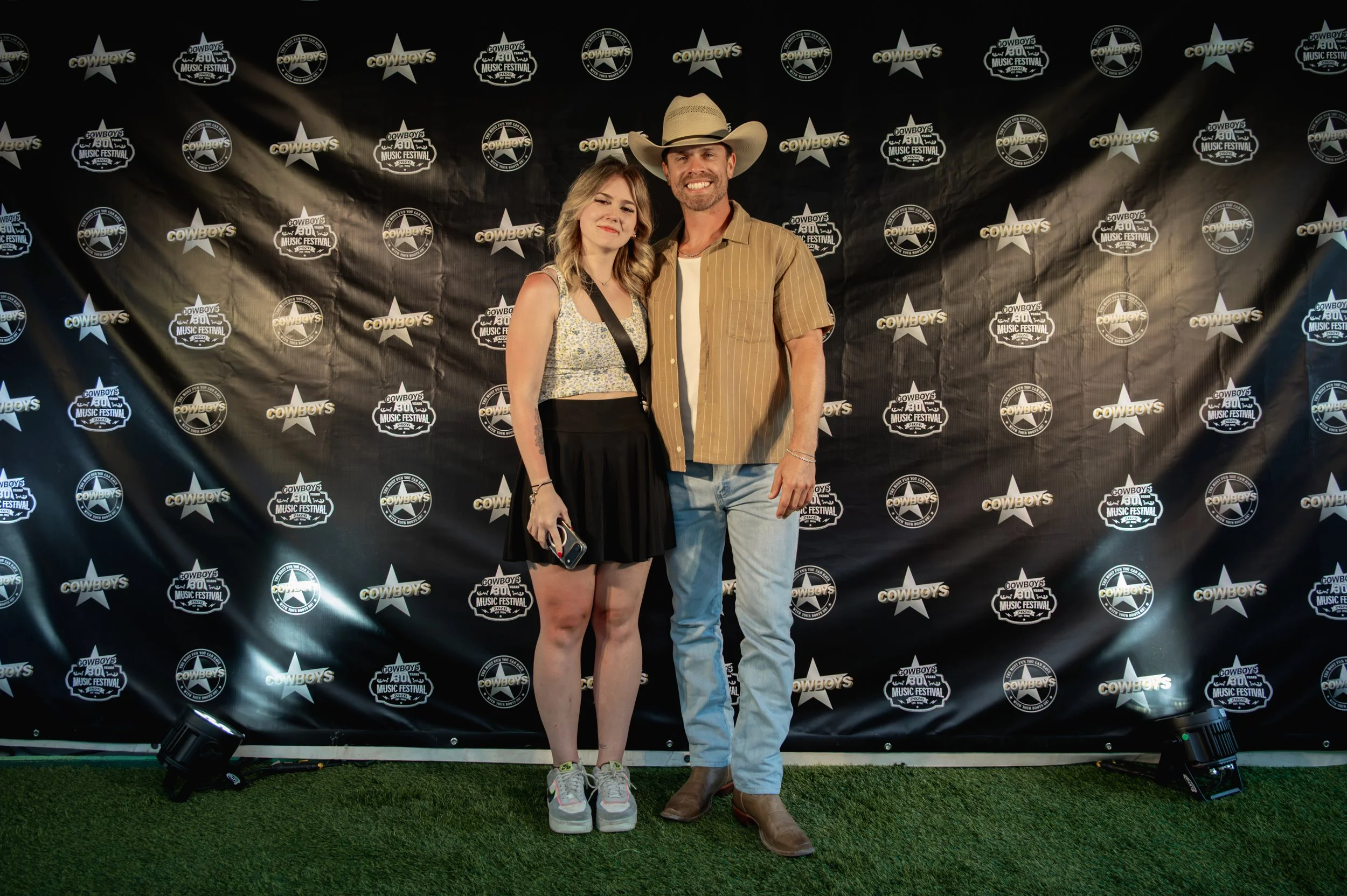 dustinlynch-mg_2.jpg