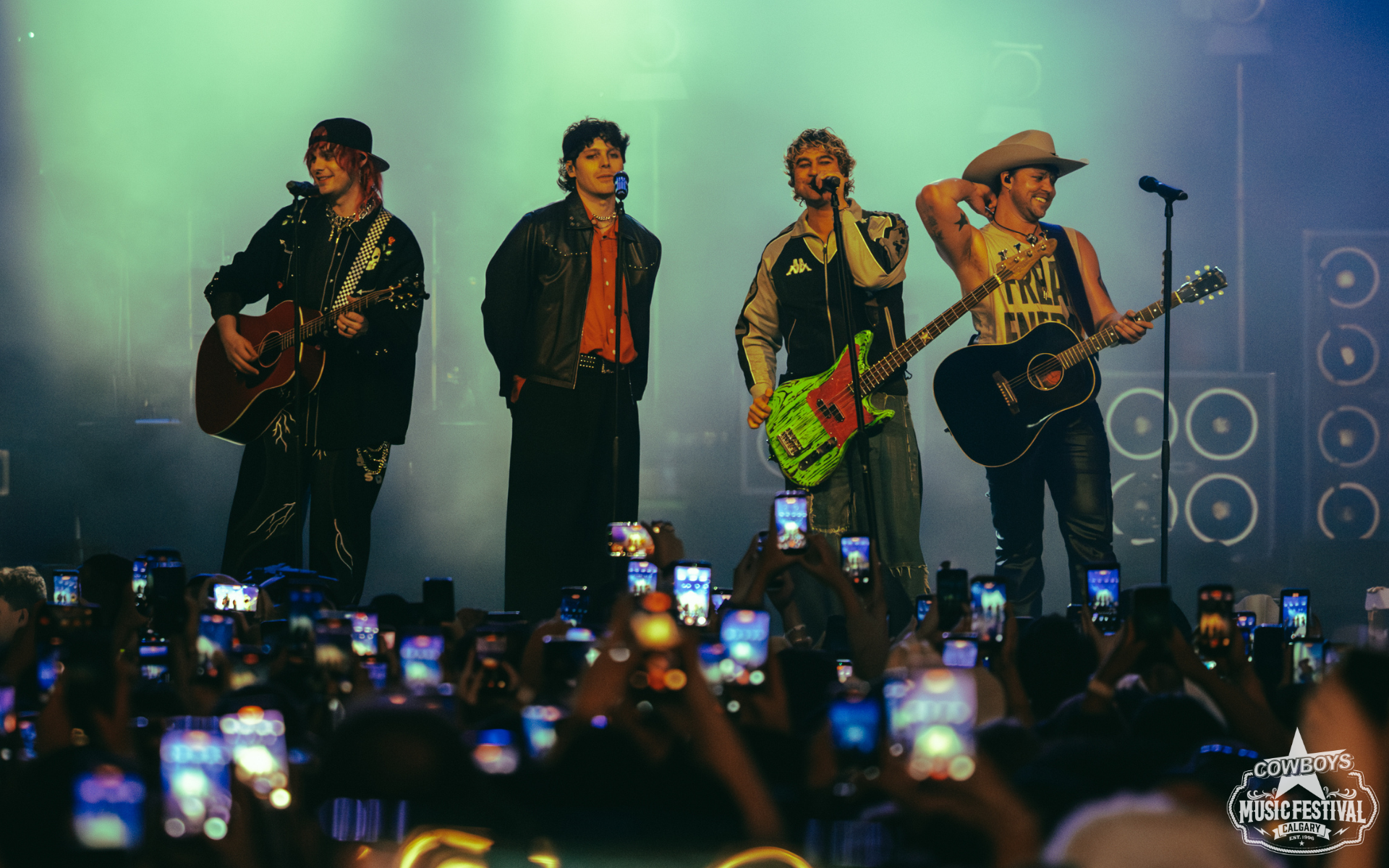 5SOS AT CMF30