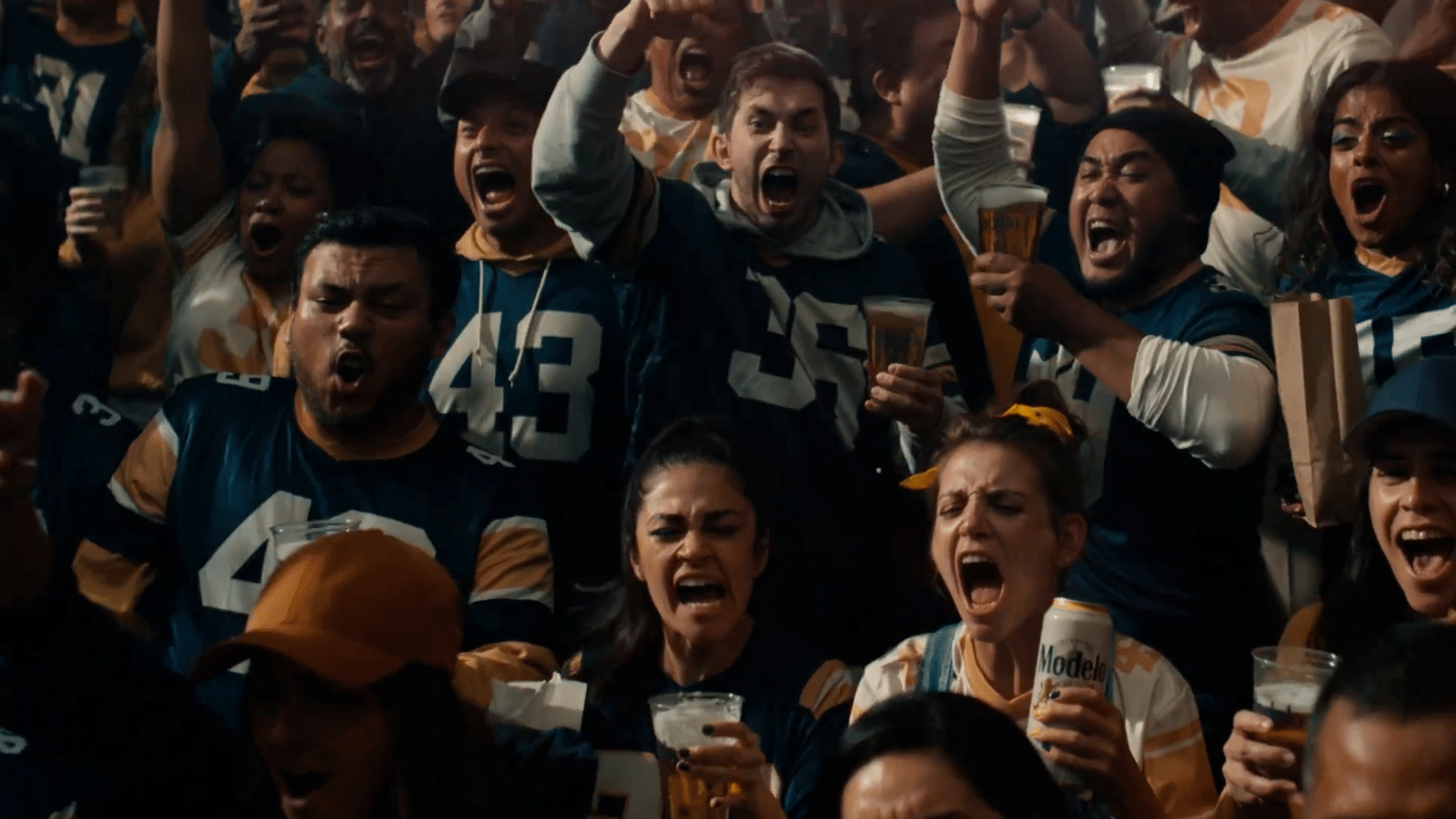 Modelo. Full-Time Fan： Earthquake (2).gif