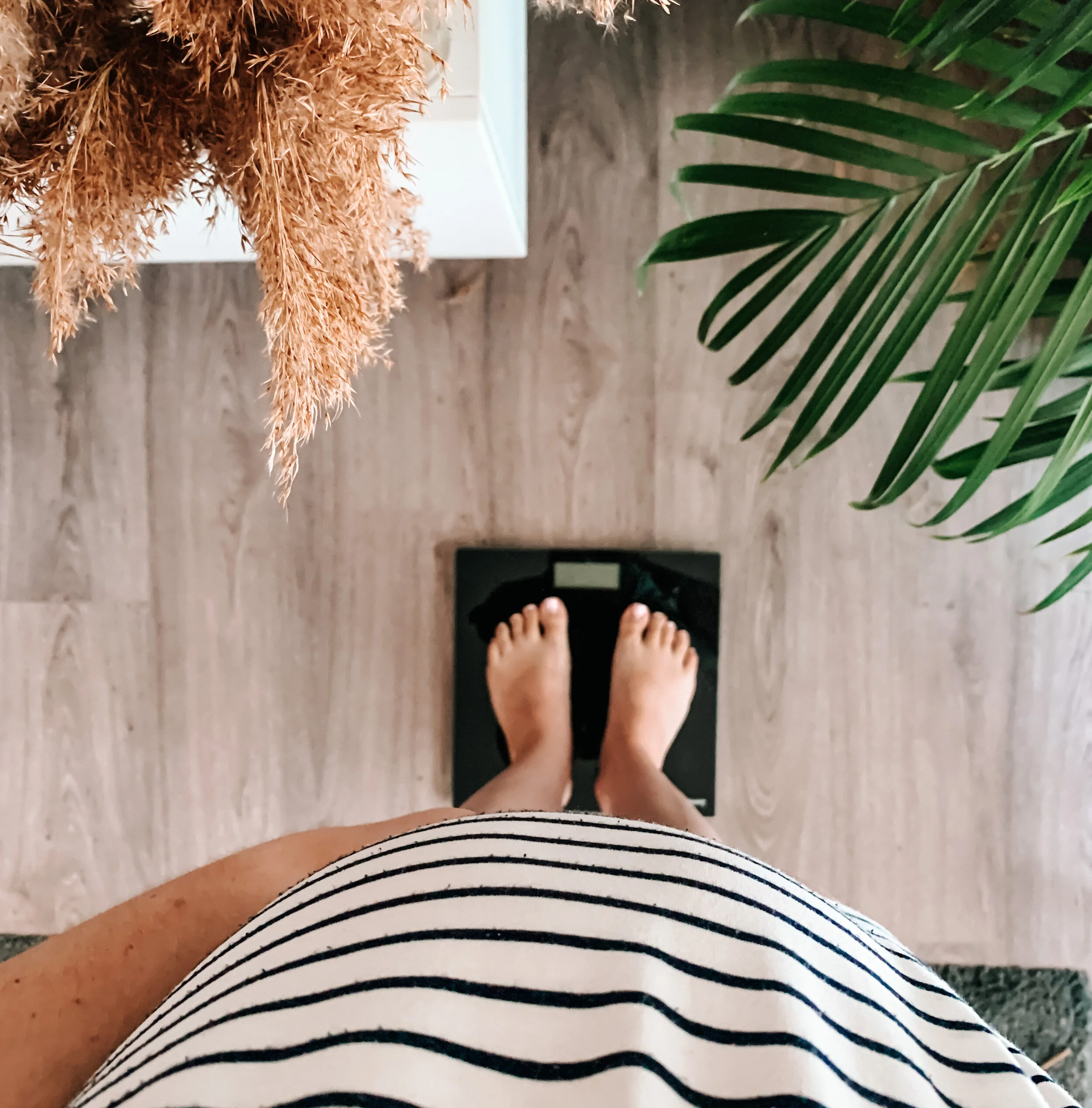 SKĄD TE KILOGRAMY, CZYLI PRZYROST MASY CIAŁA W CIĄŻY...