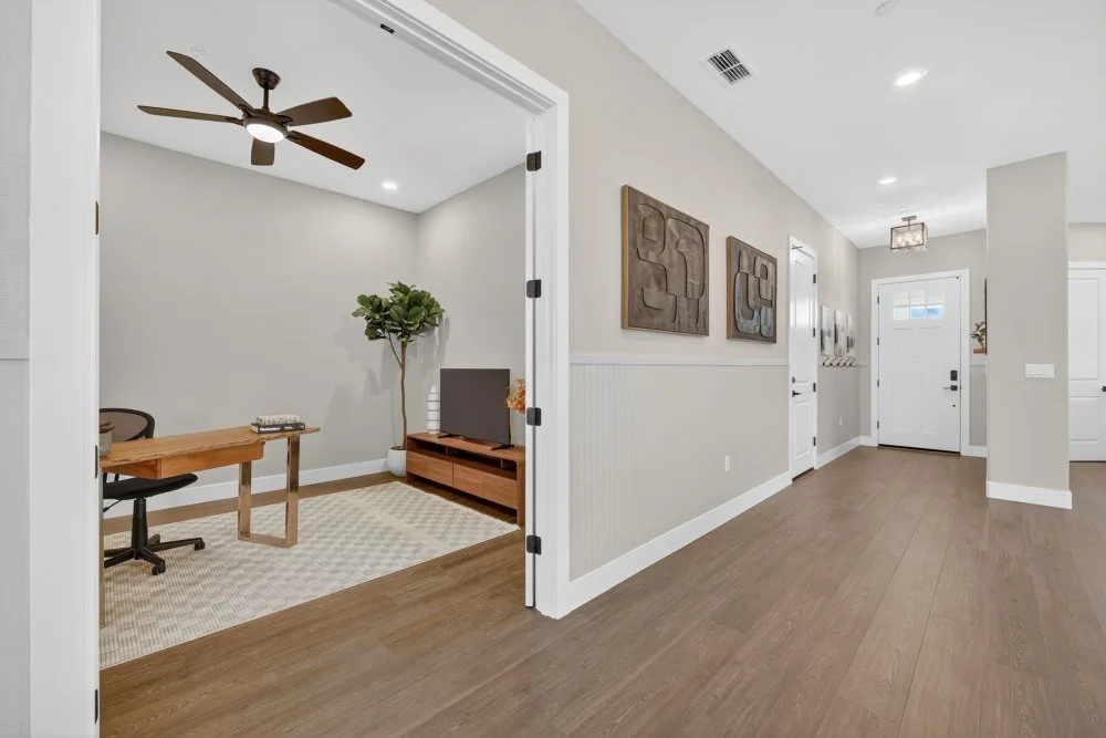 3008 Hemet Way-9.jpg