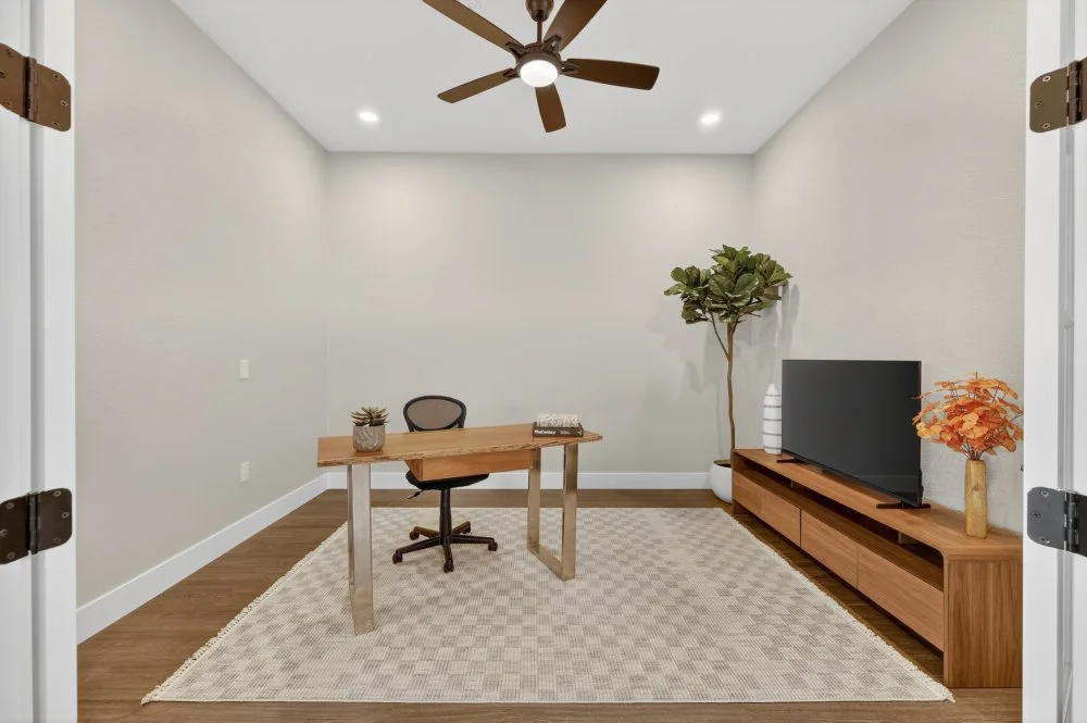 3008 Hemet Way-10.jpg