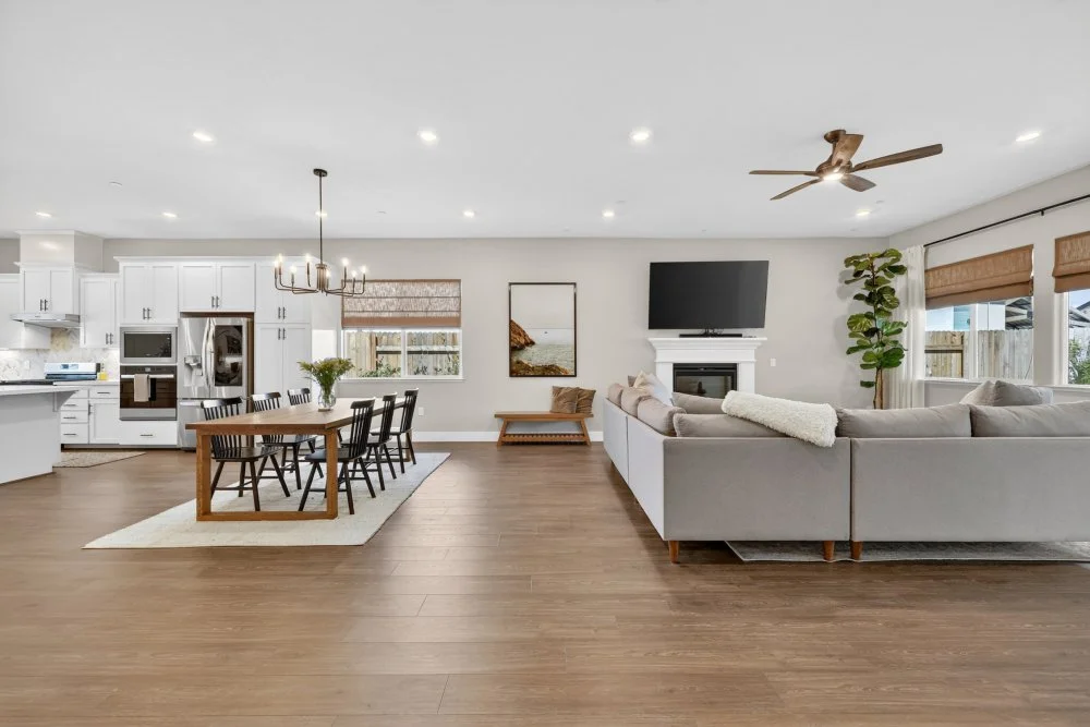 3008 Hemet Way-12.jpg