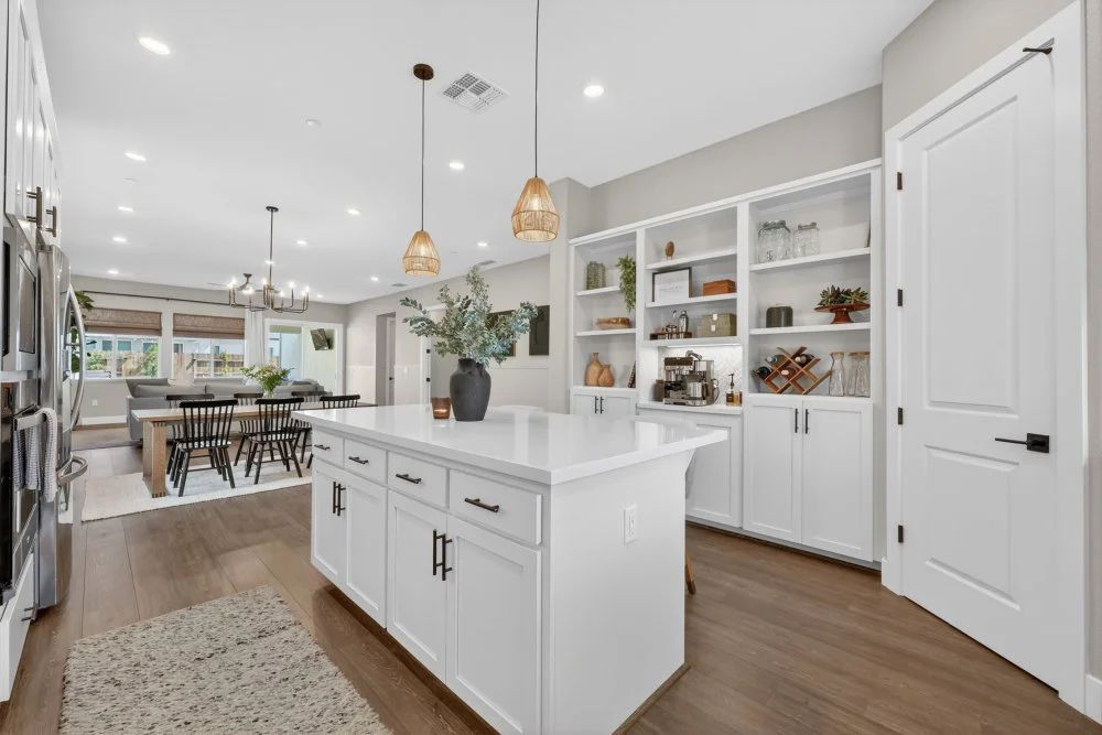 3008 Hemet Way-18.jpg