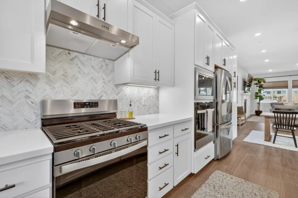 3008 Hemet Way-19.jpg