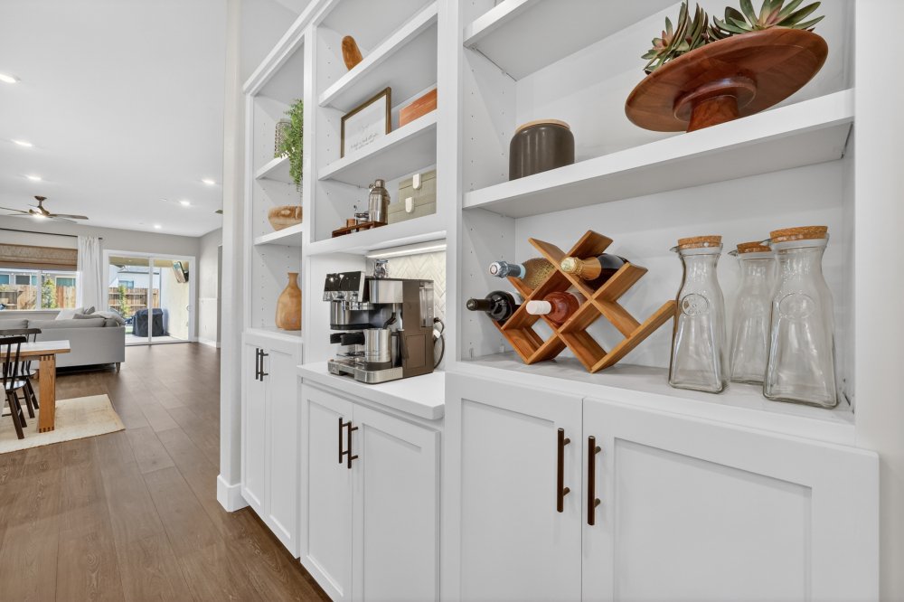 3008 Hemet Way-21.jpg