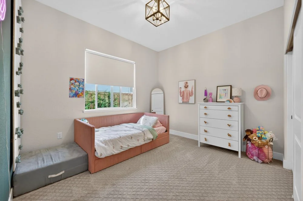 3008 Hemet Way-35.jpg