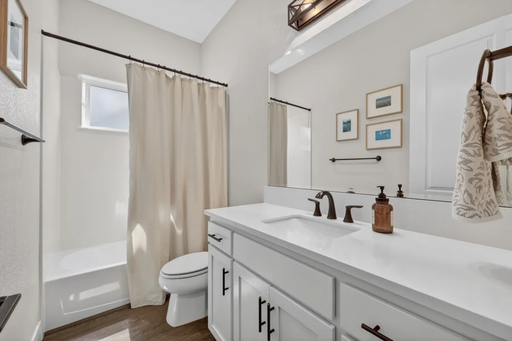 3008 Hemet Way-40.jpg