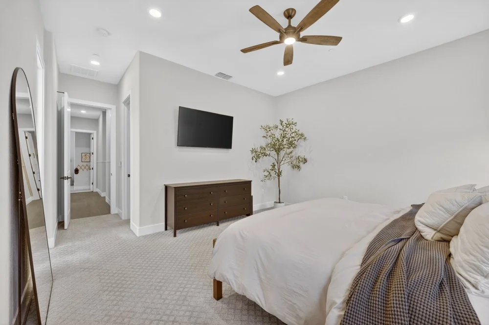 3008 Hemet Way-45.jpg