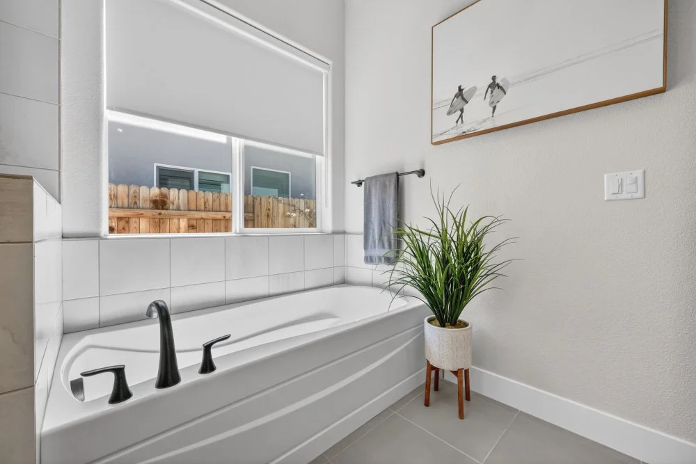 3008 Hemet Way-49.jpg