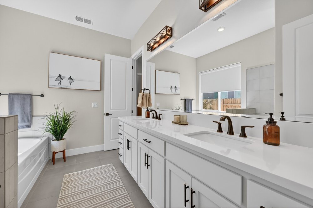 3008 Hemet Way-51.jpg