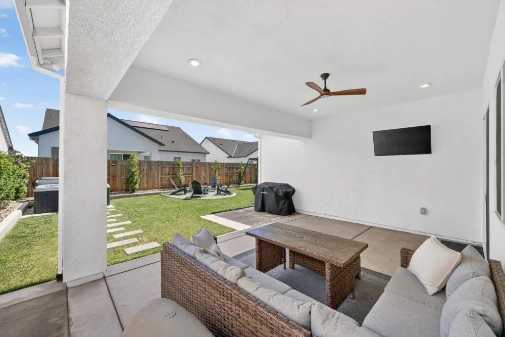 3008 Hemet Way-58.jpg