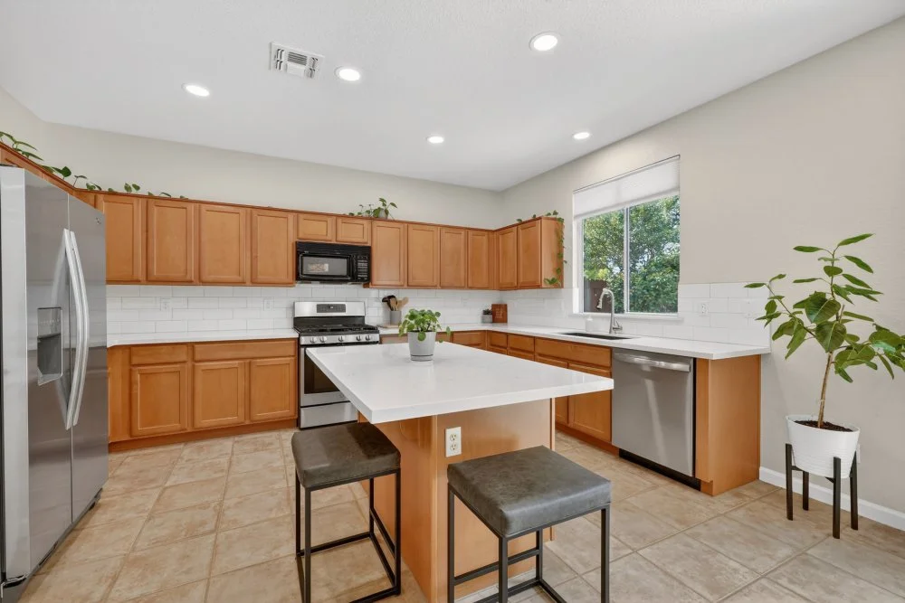 2142 Arnold Dr-19.jpg