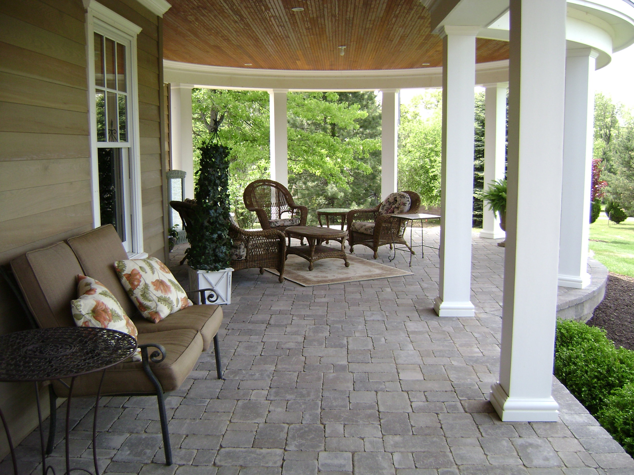 Beautiful Outdoor Patio with Grey Charcoal Pavers.