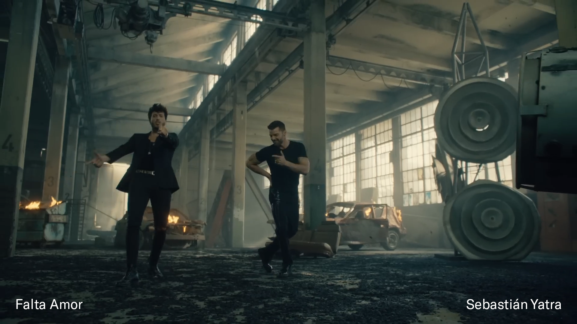 Sebastián Yatra, Ricky Martin - Falta Amor (Official Video)