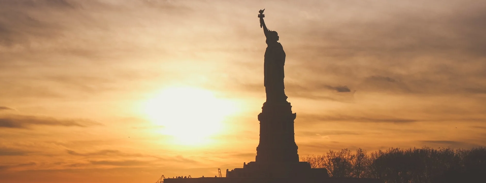 statue-of-liberty-1210001_1920.jpg