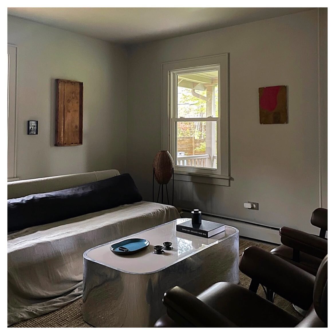 📣We are thrilled to announce Mud Creek Cottage- A Hudson Valley Designer Retreat, has been added to our roster of properties. Set on over 3 acres in Ghent NY, the 1920&rsquo;s cottage has been thoughtfully updated with an eye for design. We are offe